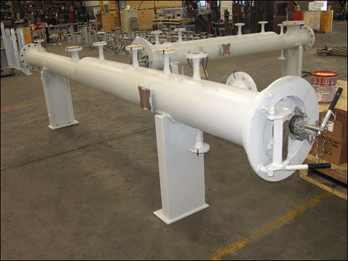 Pig Launcher and Receiver with a Flag Indicator Pig Launcher and Receiver with a Flag Indicator